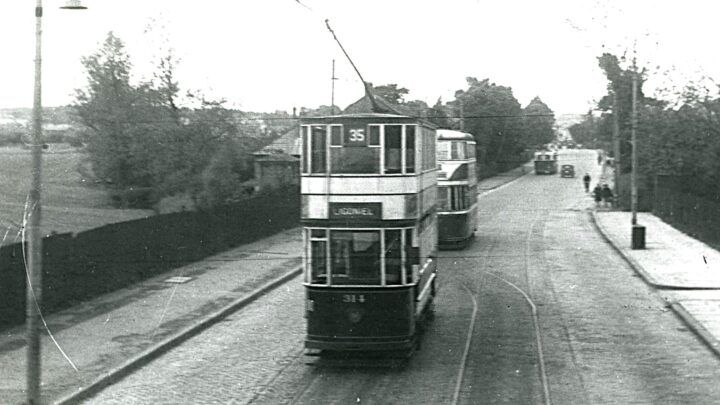 Moffett 314 and McCreary 392 at a much less built-up Balmoral terminus in June 1948. In the background is a NIRTB single decker. When the track was originally laid there was a stub crossover, but when it became apparent that there would be more tramway expansion the surplus track was removed. The line of the previous can clearly be seen.