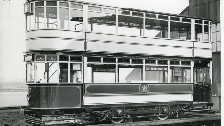 Chamberlain 342 is posed outside the Brush works in Loughborough in 1930. A large body of opinion considers the Chamberlains one of the finest tramcars made. When new they were liberally supplied with destination information, having destination boxes at either end, top deck route number boxes front and back, lower deck route number boxes in each driving cab, roller blind combined destination and route number blinds on either side and provision for route boards at the bottom of the centre side windows. [credit: Brush Co.]