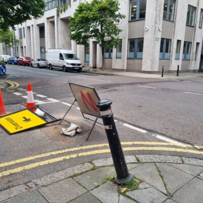 damaged bollard   21 Linenhall St